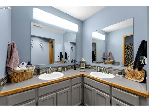 15212 NE Winsor Drive Brush Prairie WA 98606