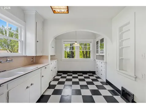 6521 SE 16th Avenue Portland OR 97202