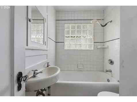 6521 SE 16th Avenue Portland OR 97202