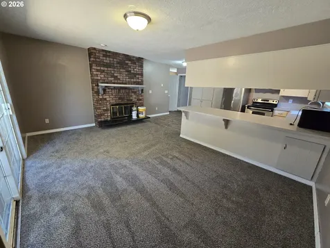 4002 Oak Street Longview WA 98632