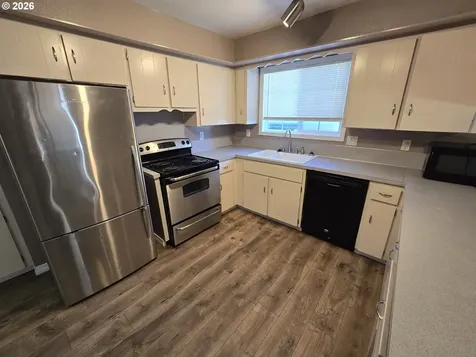 4002 Oak Street Longview WA 98632