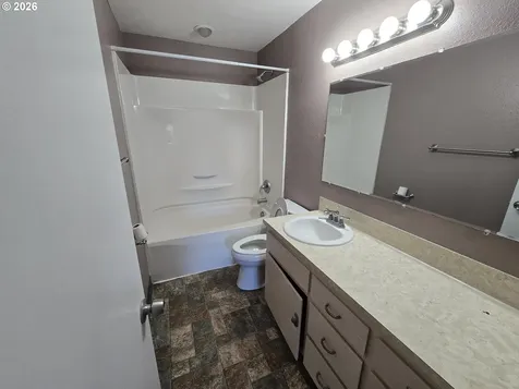 4002 Oak Street Longview WA 98632