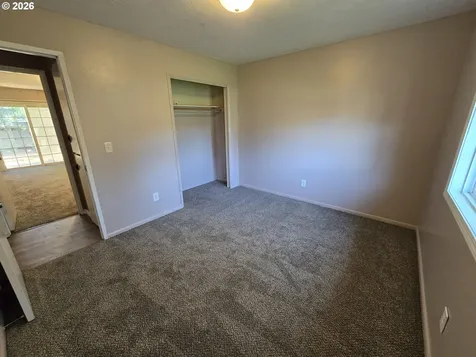4002 Oak Street Longview WA 98632