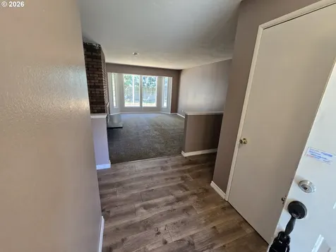 4002 Oak Street Longview WA 98632