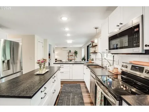 15704 NE 48th Street Vancouver WA 98682