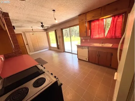 47980 NW Waldheim Way Forest Grove OR 97116
