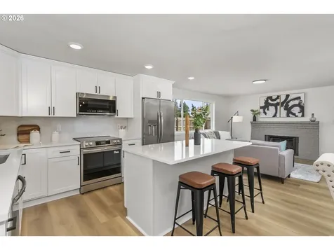 174 SW 10th Avenue Canby OR 97013