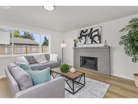 174 SW 10th Avenue Canby OR 97013