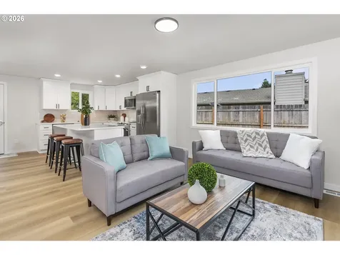 174 SW 10th Avenue Canby OR 97013