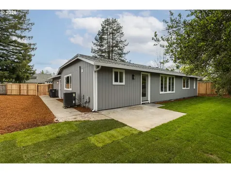 174 SW 10th Avenue Canby OR 97013