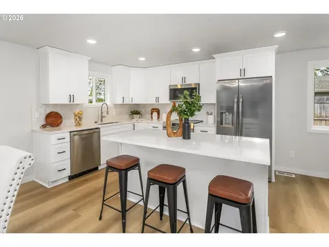 174 SW 10th Avenue Canby OR 97013