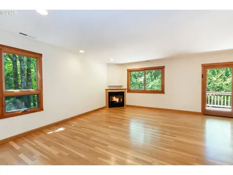 3831 SW Canby Street Portland OR 97219