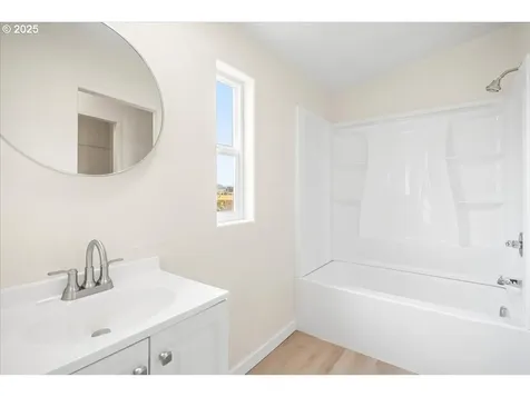 1730 Woodland Avenue Woodburn OR 97071