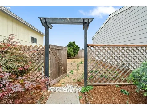 1730 Woodland Avenue Woodburn OR 97071