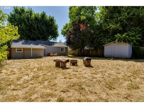 320 26th Street Springfield OR 97477