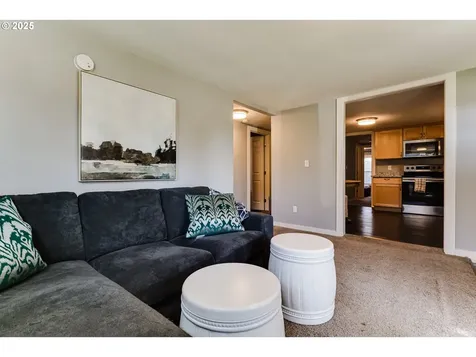 320 26th Street Springfield OR 97477