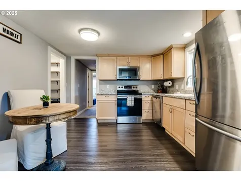320 26th Street Springfield OR 97477