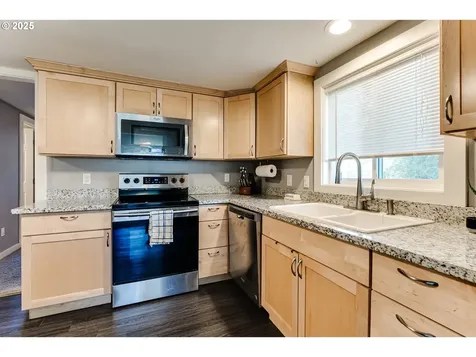 320 26th Street Springfield OR 97477