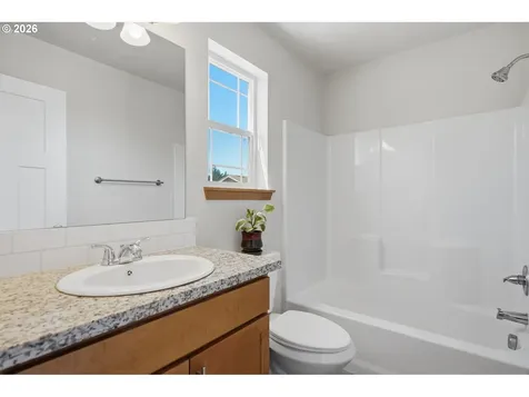 6046 SE 136th Avenue Portland OR 97236