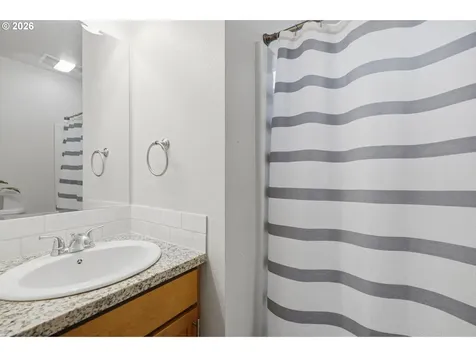 6046 SE 136th Avenue Portland OR 97236