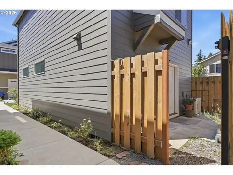 6046 SE 136th Avenue Portland OR 97236