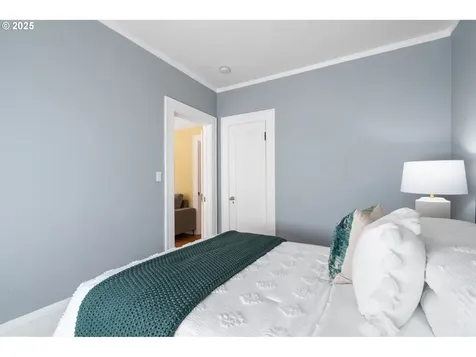 5445 SE Harney Drive Portland OR 97206