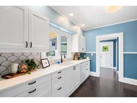 5445 SE Harney Drive Portland OR 97206