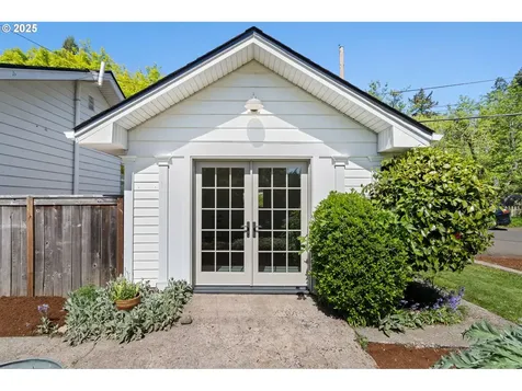 5445 SE Harney Drive Portland OR 97206
