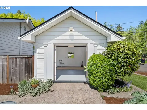 5445 SE Harney Drive Portland OR 97206