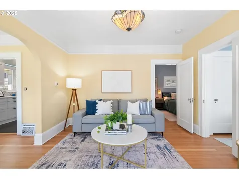 5445 SE Harney Drive Portland OR 97206