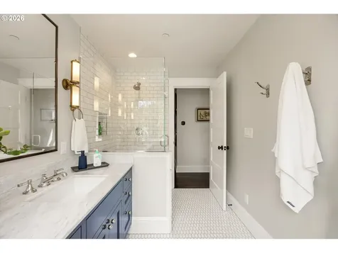 6228 SW Sweetbriar Court Portland OR 97221