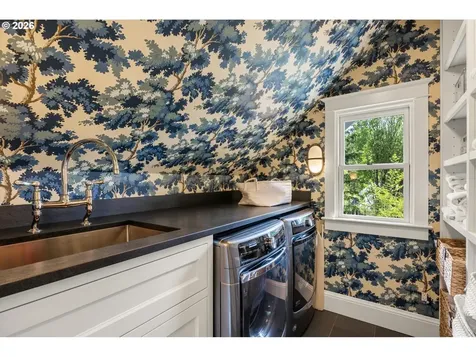 6228 SW Sweetbriar Court Portland OR 97221