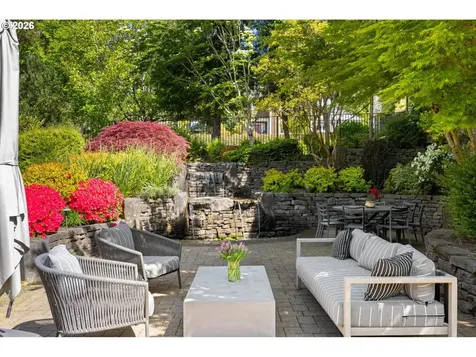 6228 SW Sweetbriar Court Portland OR 97221