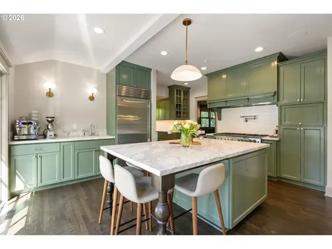 6228 SW Sweetbriar Court Portland OR 97221
