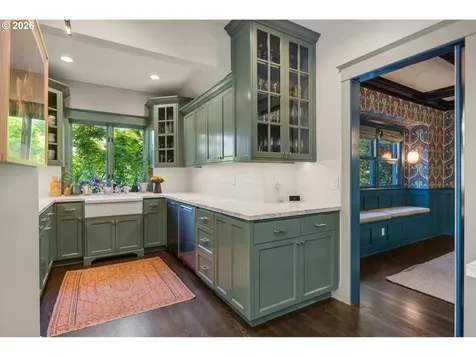 6228 SW Sweetbriar Court Portland OR 97221