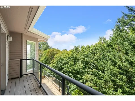 8601 NW Hazeltine Street Portland OR 97229