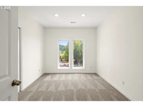 8601 NW Hazeltine Street Portland OR 97229