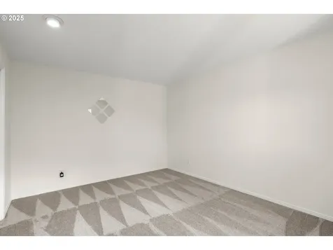 8601 NW Hazeltine Street Portland OR 97229