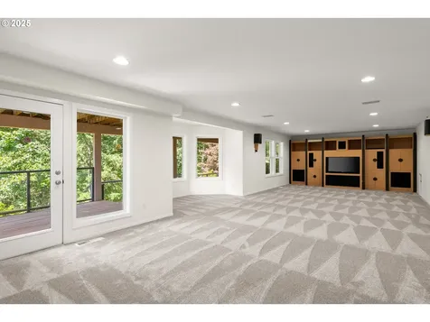 8601 NW Hazeltine Street Portland OR 97229