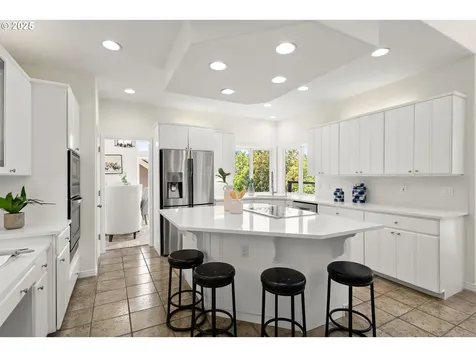 8601 NW Hazeltine Street Portland OR 97229