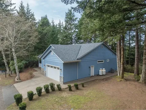 705 NW Highland Circle Waldport OR 97394