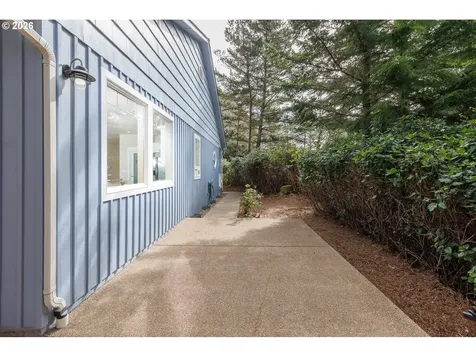 705 NW Highland Circle Waldport OR 97394