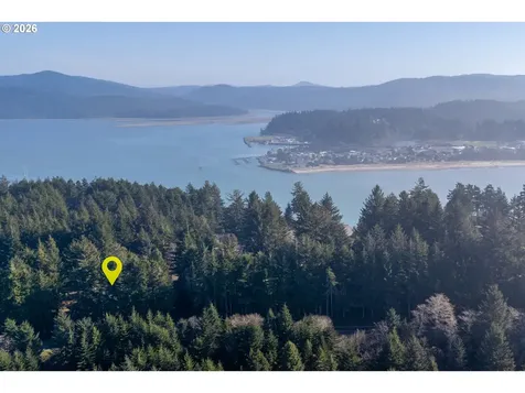 705 NW Highland Circle Waldport OR 97394