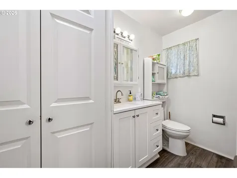 808 N 10th Street Cottage Grove OR 97424