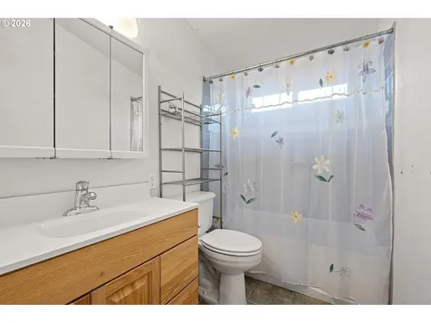 808 N 10th Street Cottage Grove OR 97424