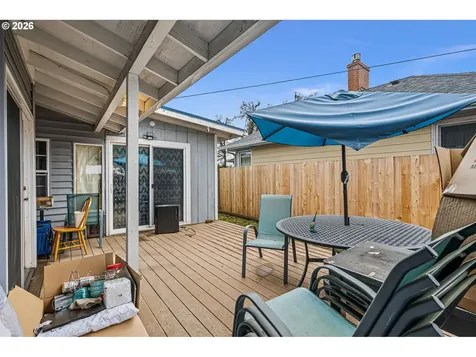 808 N 10th Street Cottage Grove OR 97424
