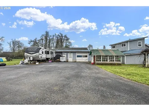 808 N 10th Street Cottage Grove OR 97424