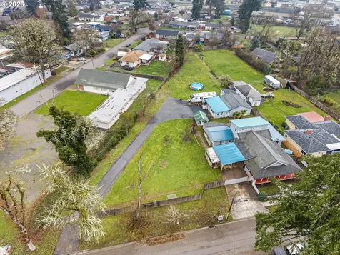 808 N 10th Street Cottage Grove OR 97424