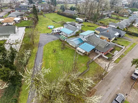 808 N 10th Street Cottage Grove OR 97424