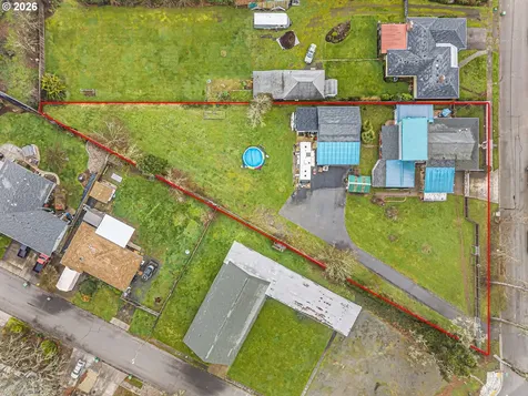 808 N 10th Street Cottage Grove OR 97424